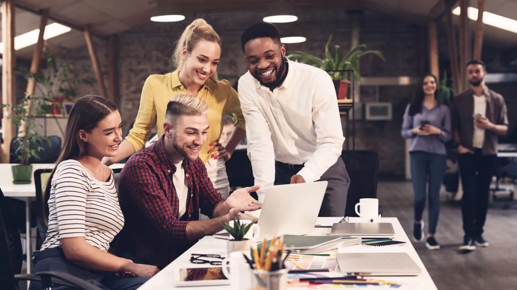 چگونه شتاب‌دهنده‌ها مسیر موفقیت استارتاپ‌ها را هموار می‌کنند: نقش کلیدی در توسعه کسب‌وکارهای نوپا