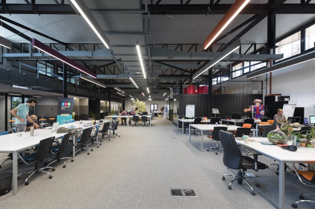 چرا فضای کار اشتراکی تبدیل به انتخاب اول فریلنسرها شده است؟