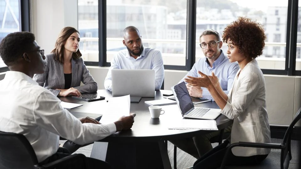 سرمایه برای استارتاپ از شتابدهنده یا سرمایه گذار خطرپذیر؟